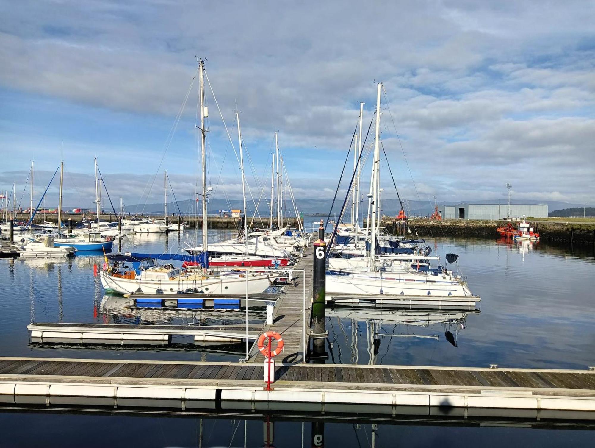 Piso Para 6 Personas Con Garaje Gratuito Lägenhet Vilagarcia de Arousa Exteriör bild